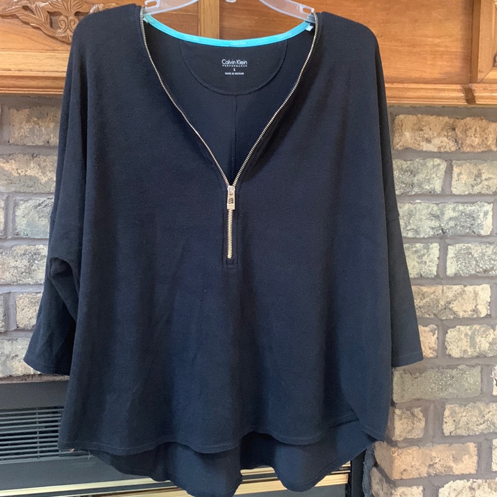 Calvin Klein performance 3/4 sleeved zip up top size large black plush feel